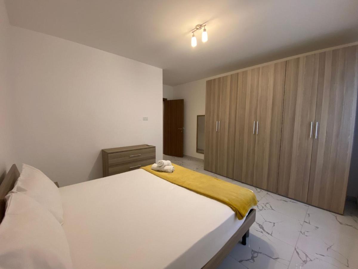 Sliema Centrally Located Apt Esterno foto